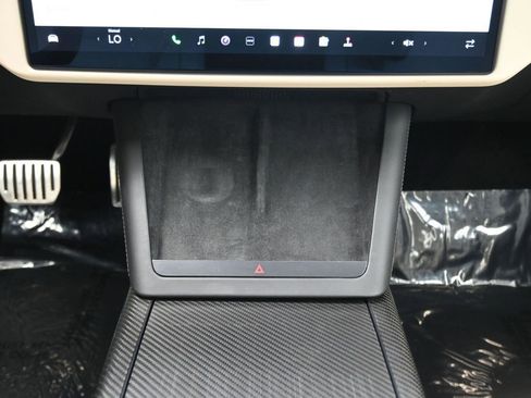 Used 2021 Tesla Model S Plaid image 28