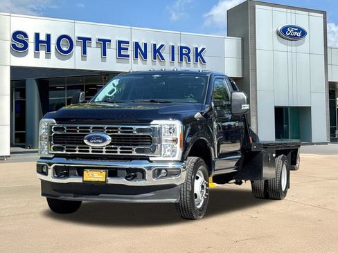 Certified 2025 Ford F350 XLT AWD/4WD image 3