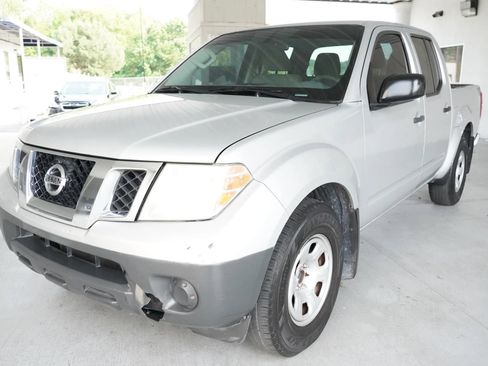 Used 2018 Nissan Frontier S RWD image 3