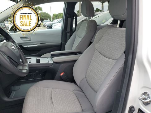Used 2025 Toyota Sienna LE image 16