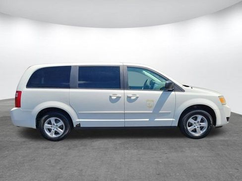 Used 2010 Dodge Grand Caravan SE w/ Popular Equipment Group FWD image 17