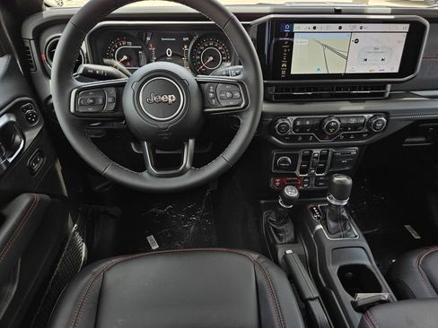 New 2025 Jeep Gladiator Rubicon image 23