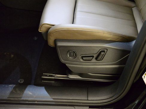 New 2025 Audi Q5 Premium Plus image 24