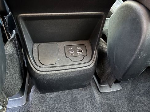 Used 2023 Subaru Ascent Premium w/ Convenience Package image 32