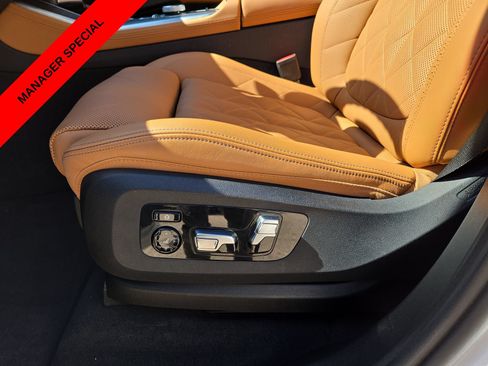 Used 2025 BMW X5 M60i AWD/4WD image 17