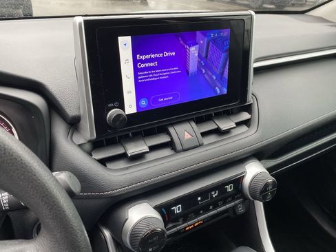 Used 2025 Toyota RAV4 XLE image 29