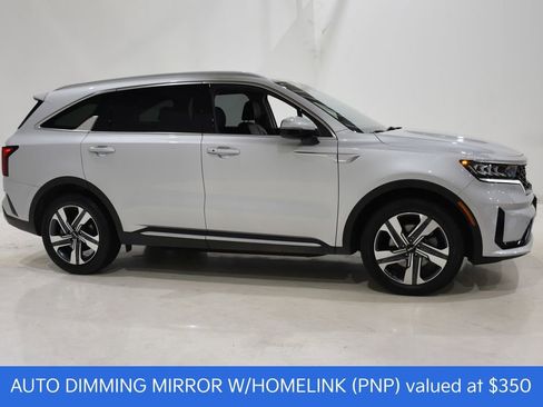 Certified 2023 Kia Sorento EX image 4