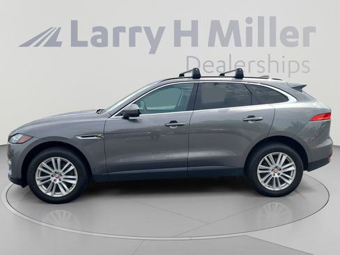 Used 2017 Jaguar F-PACE Prestige AWD/4WD image 2