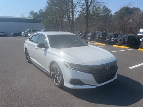 Used 2022 Honda Accord Sport image 2