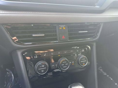 Used 2024 Volkswagen Taos SE image 22