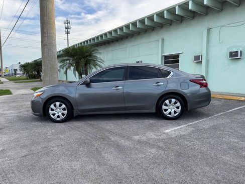 Used 2018 Nissan Altima 2.5 S w/ S Convenience Package FWD image 5