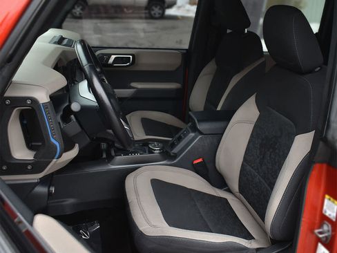 Used 2023 Ford Bronco Wildtrak image 13