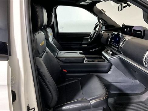 Used 2025 Ford Expedition Tremor AWD/4WD image 6