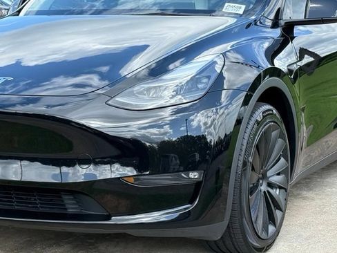 Used 2024 Tesla Model Y Long Range AWD/4WD image 11