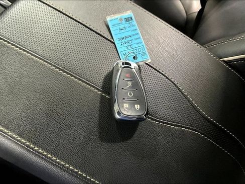 Used 2023 Chevrolet Traverse Premier FWD image 34