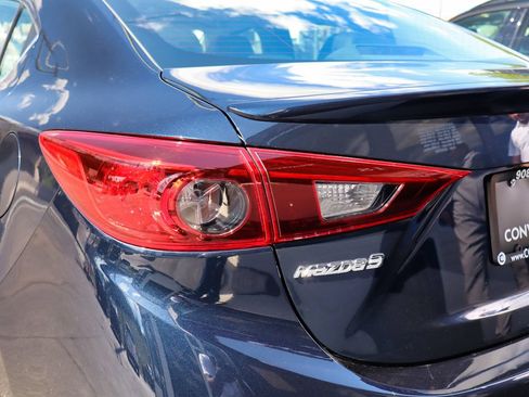 Used 2018 MAZDA MAZDA3 Touring FWD image 10