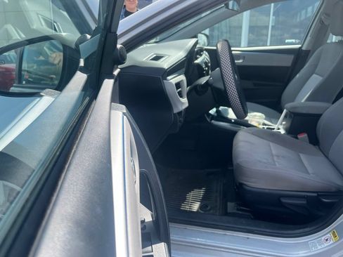 Used 2015 Toyota Corolla LE FWD image 1