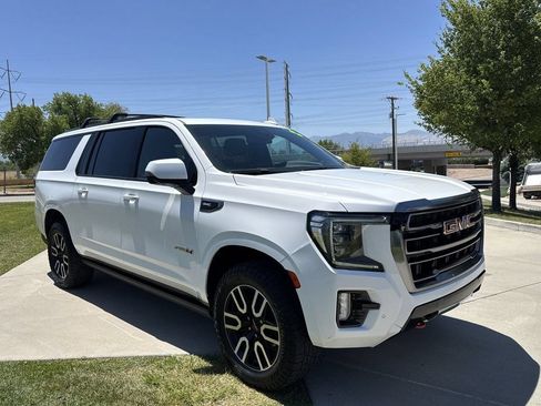 Used 2023 GMC Yukon XL AT4 w/ AT4 Premium Package AWD/4WD image 9