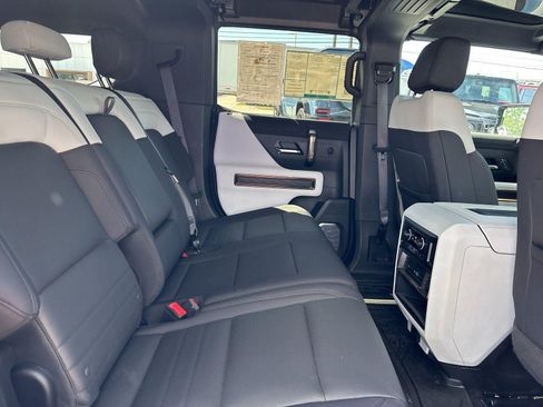 Used 2025 GMC Hummer EV 2X AWD/4WD image 38