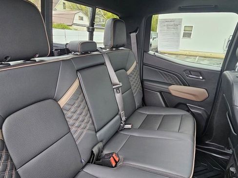 Used 2023 GMC Canyon Denali AWD/4WD image 17