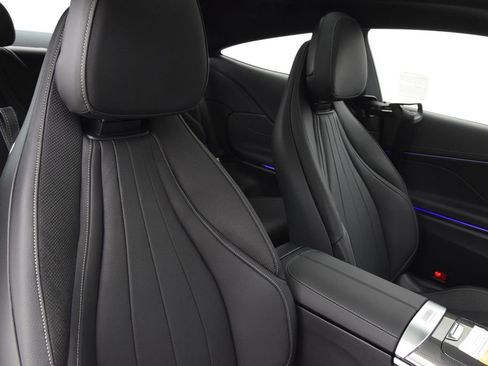 Used 2024 Mercedes-Benz CLE 300 4MATIC Coupe image 17