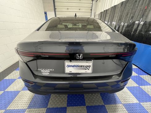 New 2025 Honda Accord LX image 9