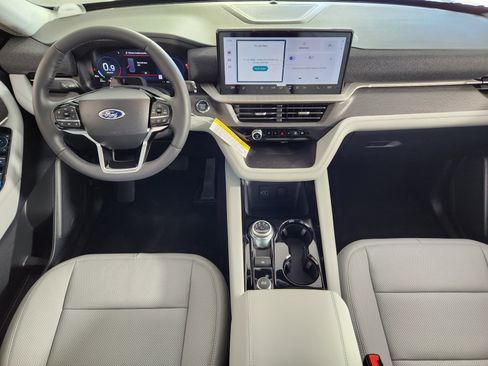 New 2026 Ford Explorer Platinum w/ LUX Leather Package AWD/4WD image 16