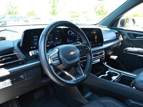 Used 2024 Chevrolet Traverse LT FWD image 23