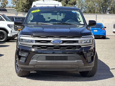 Used 2024 Ford Expedition XLT AWD/4WD image 2