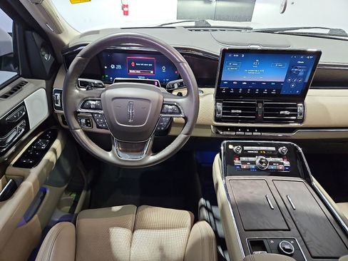 Used 2024 Lincoln Navigator L Reserve AWD/4WD image 14