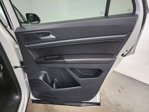 Used 2020 Volkswagen Atlas Cross Sport SE AWD/4WD image 27