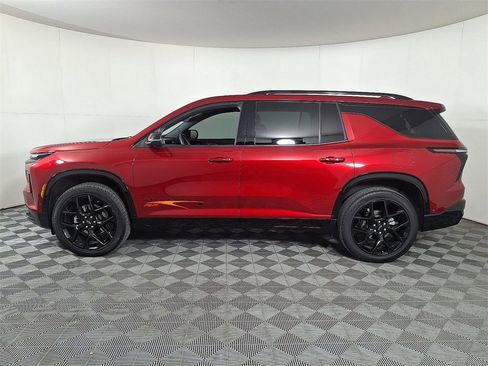 Used 2024 Chevrolet Traverse RS w/ LPO, Floor Liner Package image 7