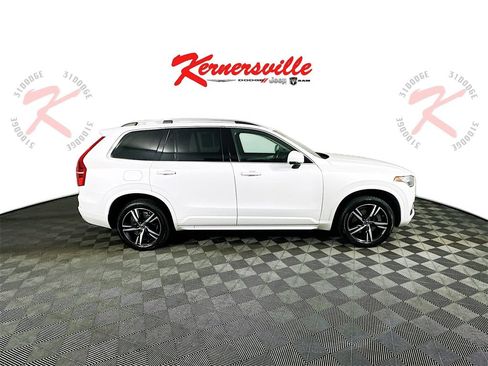 Used 2016 Volvo XC90 T5 Momentum image 8