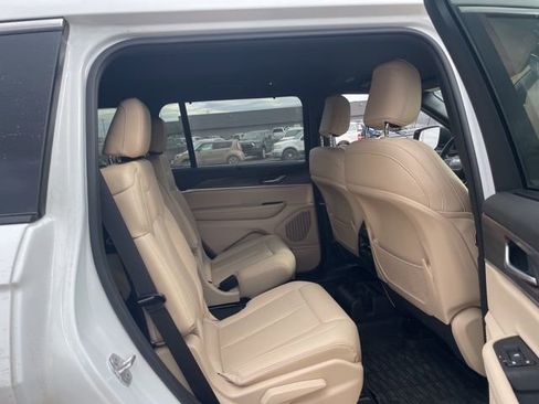 Used 2024 Jeep Grand Cherokee L Limited w/ Luxury Tech Group II image 21