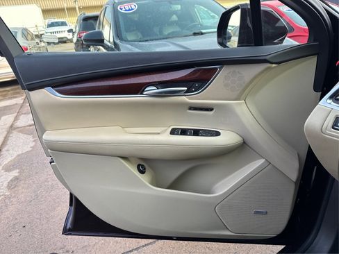 Used 2018 Cadillac XT5 Luxury w/ Driver Awareness Package image 31