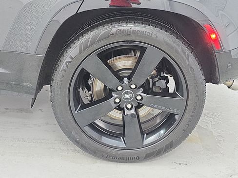 Certified 2025 Land Rover Defender 110 V8 image 33