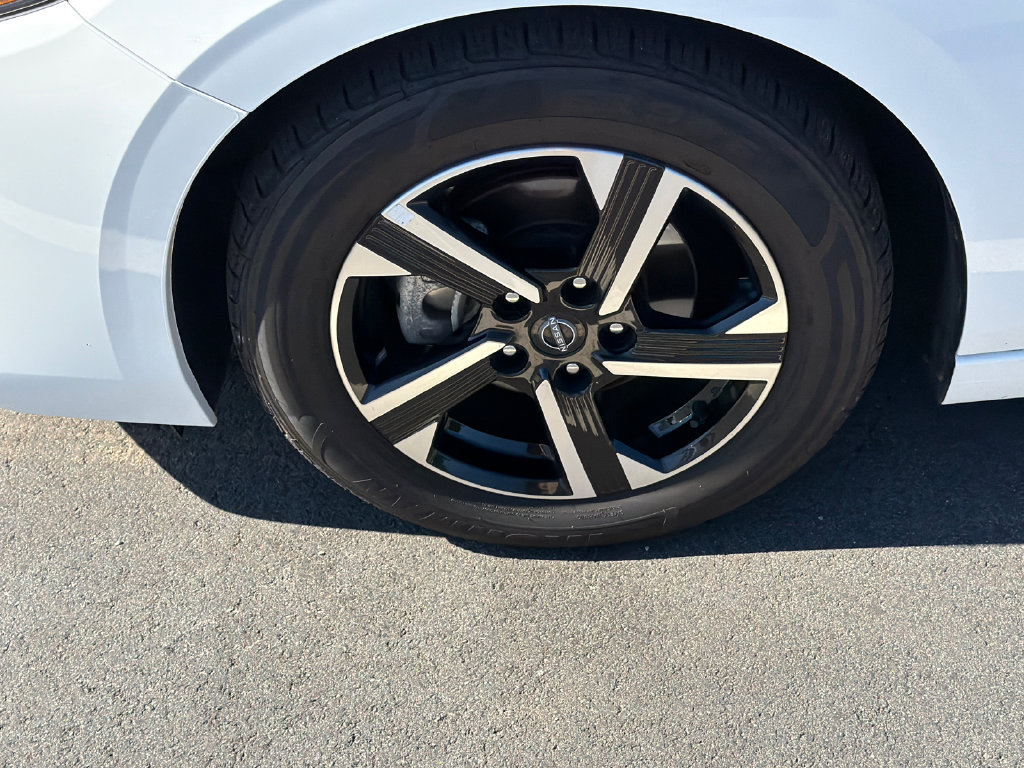 Used 2024 Nissan Sentra SV FWD image 11