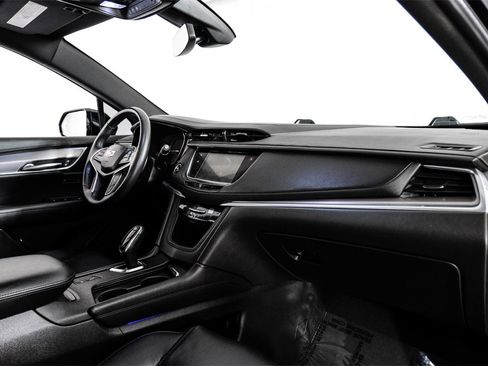 Used 2017 Cadillac XT5 Premium Luxury w/ Driver Assist Package image 12