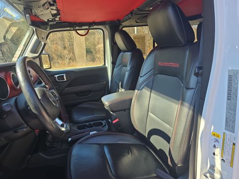 Used 2018 Jeep Wrangler Unlimited Rubicon w/ Dual Top Group image 17