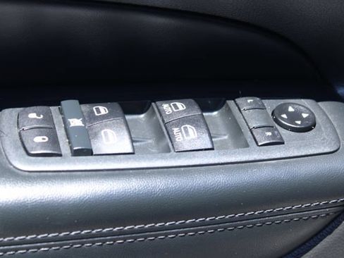 Used 2020 Jeep Grand Cherokee Limited RWD image 11