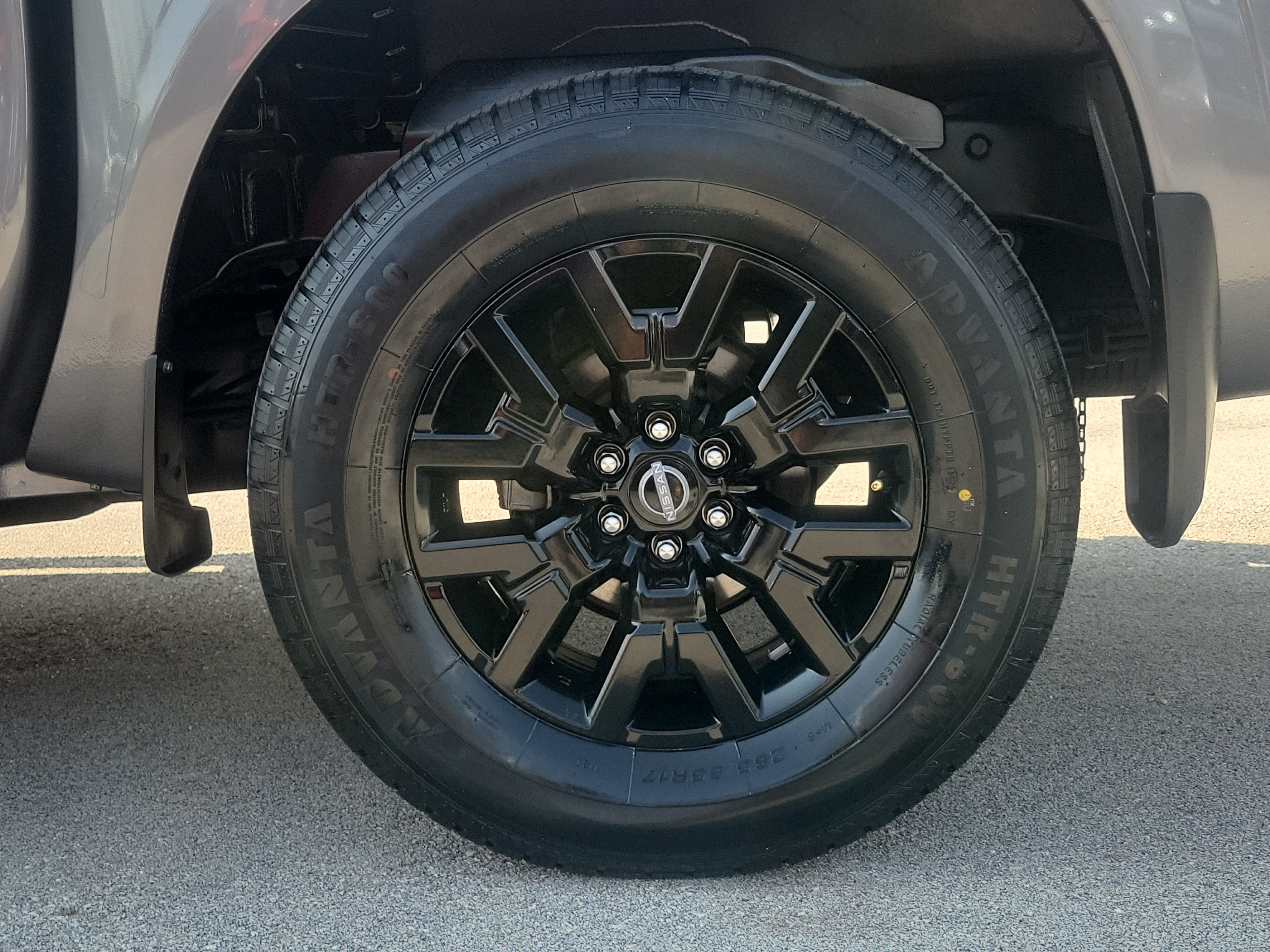 Used 2023 Nissan Frontier SV w/ Midnight Edition Package RWD image 28