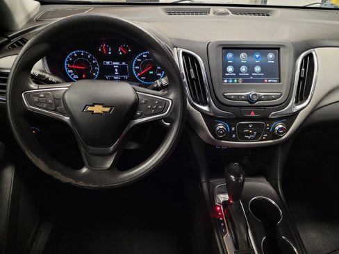 Used 2019 Chevrolet Equinox LS FWD image 22