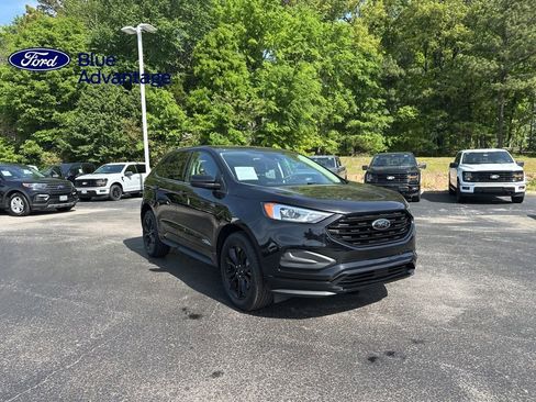 Certified 2024 Ford Edge SE w/ Black Appearance Package AWD/4WD image 1