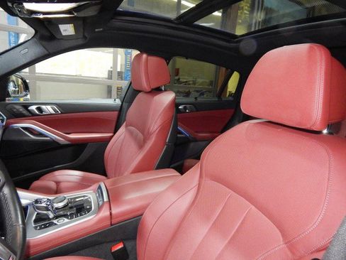 Used 2022 BMW X6 xDrive40i w/ Executive Package image 11