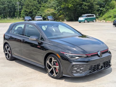 Used 2026 Volkswagen GTI SE FWD image 11