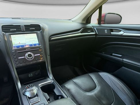Used 2020 Ford Fusion Energi Titanium FWD image 19