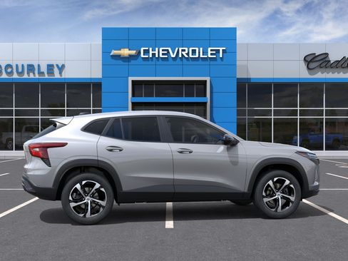 New 2026 Chevrolet Trax RS w/ Sunroof Package FWD image 5