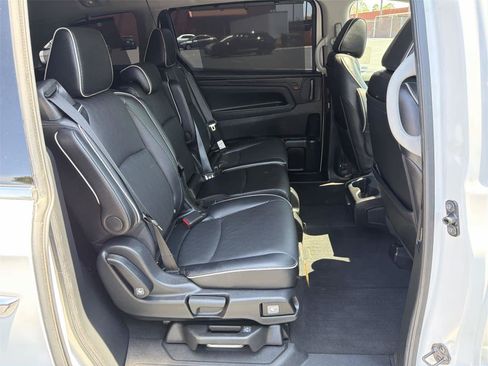 Used 2024 Honda Odyssey Elite image 14