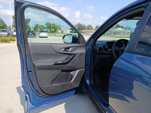 Certified 2025 Chevrolet Equinox RS w/ Safety and Technology Package AWD/4WD image 9
