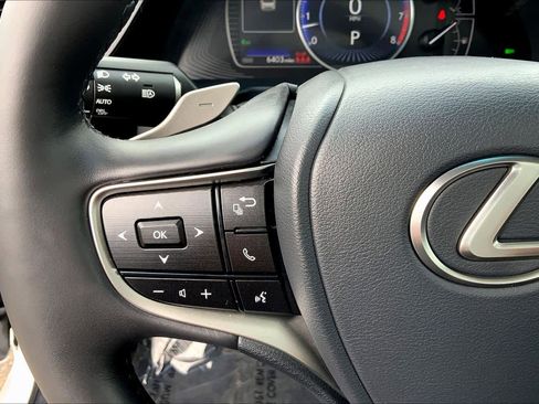 Certified 2025 Lexus ES 350 w/ Premium Package image 24